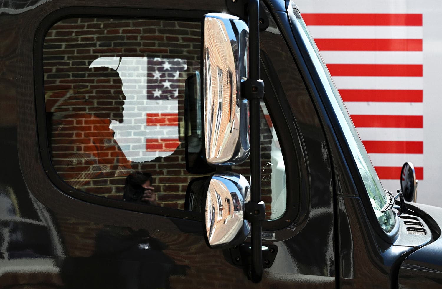 April jobs report expected to show gains despite Iran war pressure