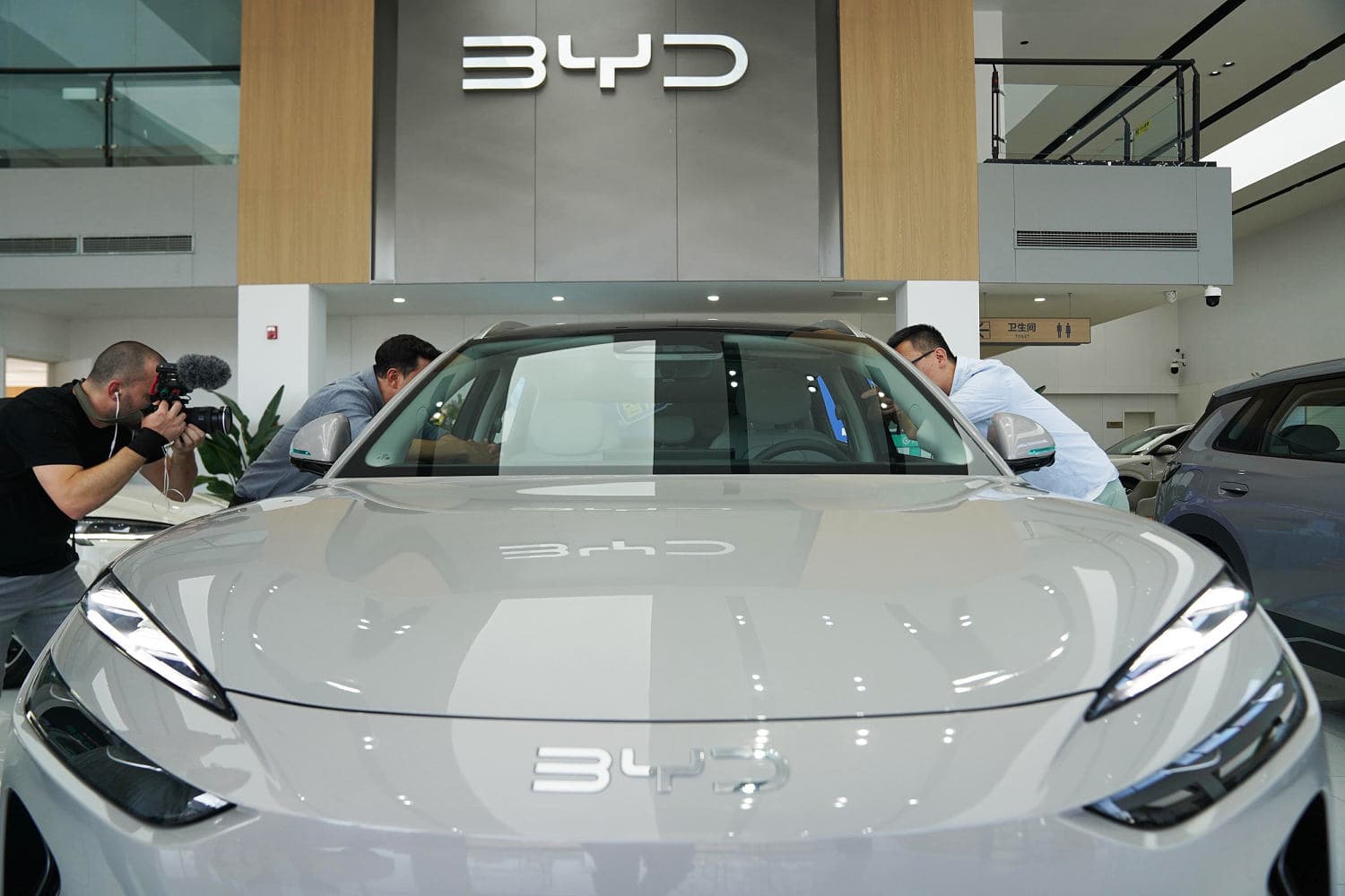 Chinese EVs take the world by storm — except in the U.S.