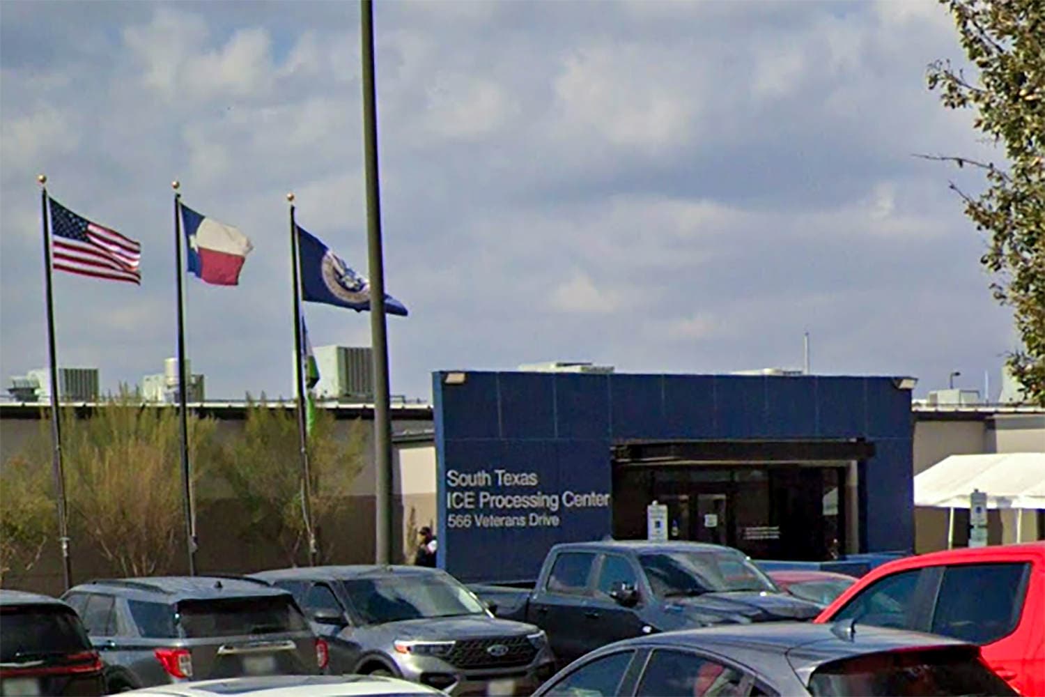 Suicides rise in ICE detention; 911 calls detail serious cases of self-harm