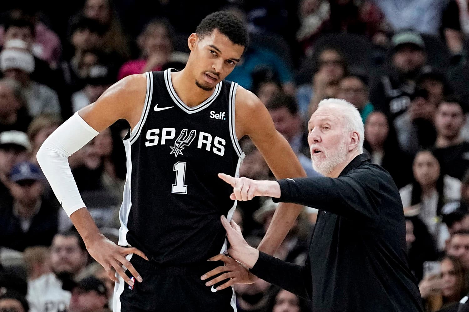 The Spurs’ secret weapon this postseason? A former coach offering pearls of wisdom