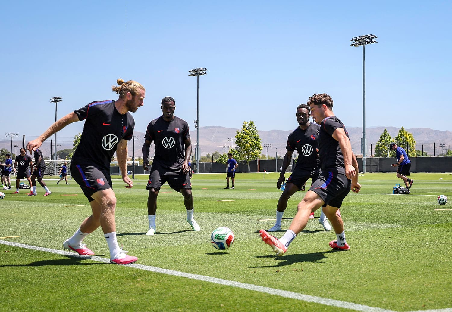As World Cup opener nears, U.S. men know they’ll play under a spotlight