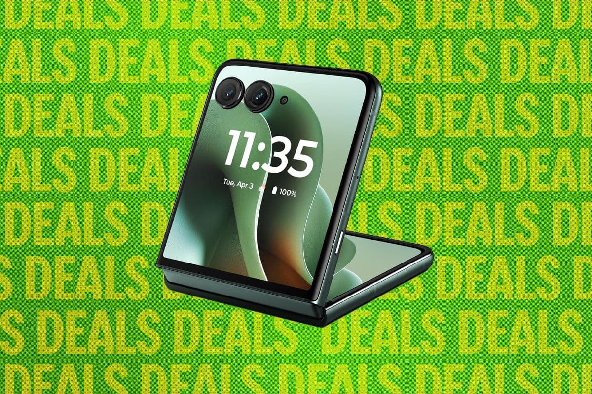 Motorola’s Souped-Up Folding Phone Is Almost Half Off