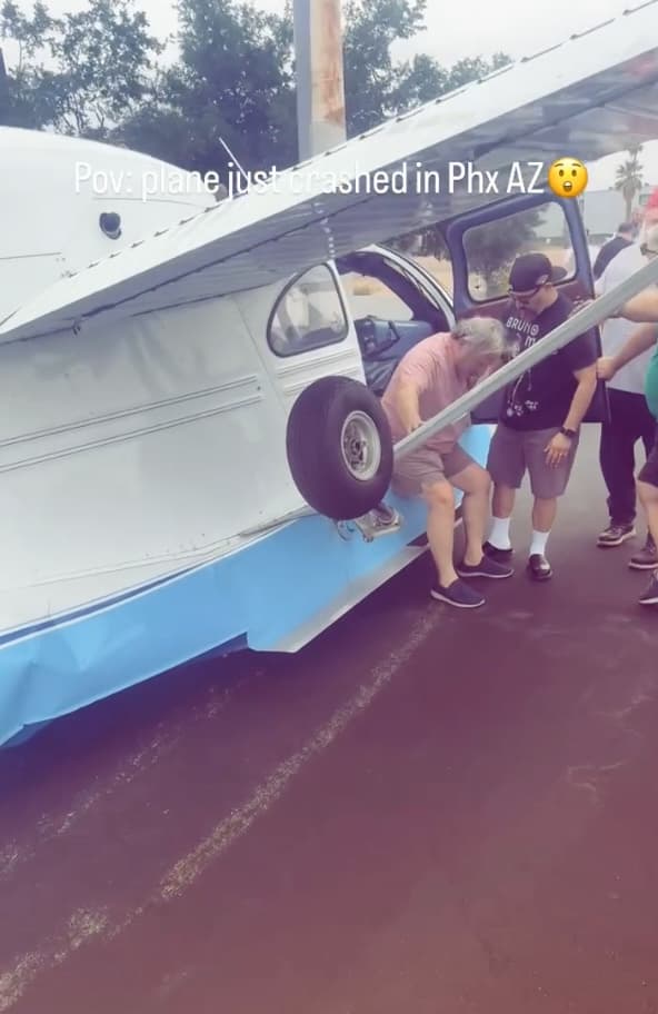 3 injured after small plane crashes down on busy Arizona road: ‘100% a miracle’