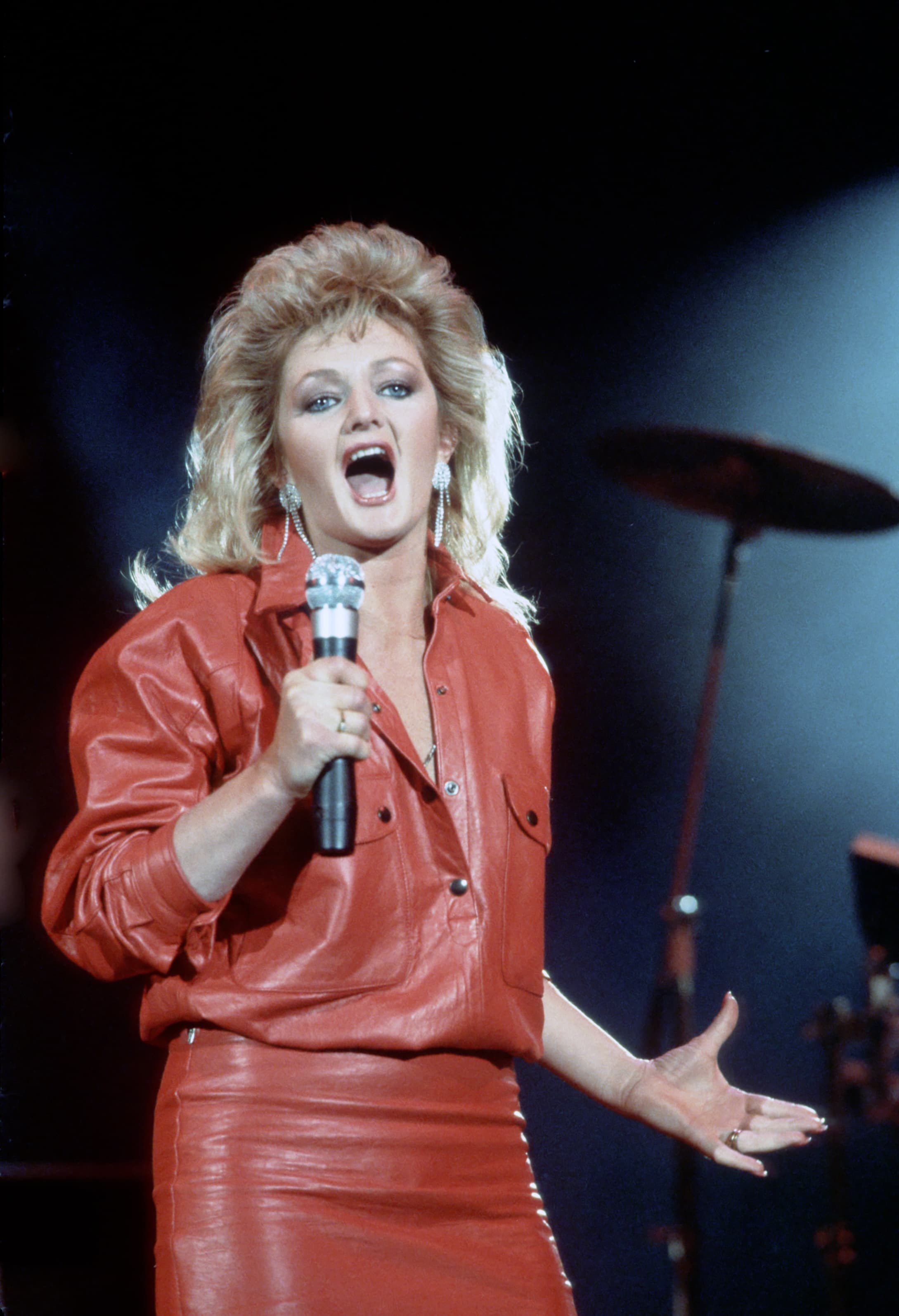 Bonnie Tyler had to be resuscitated after going into cardiac arrest: reports