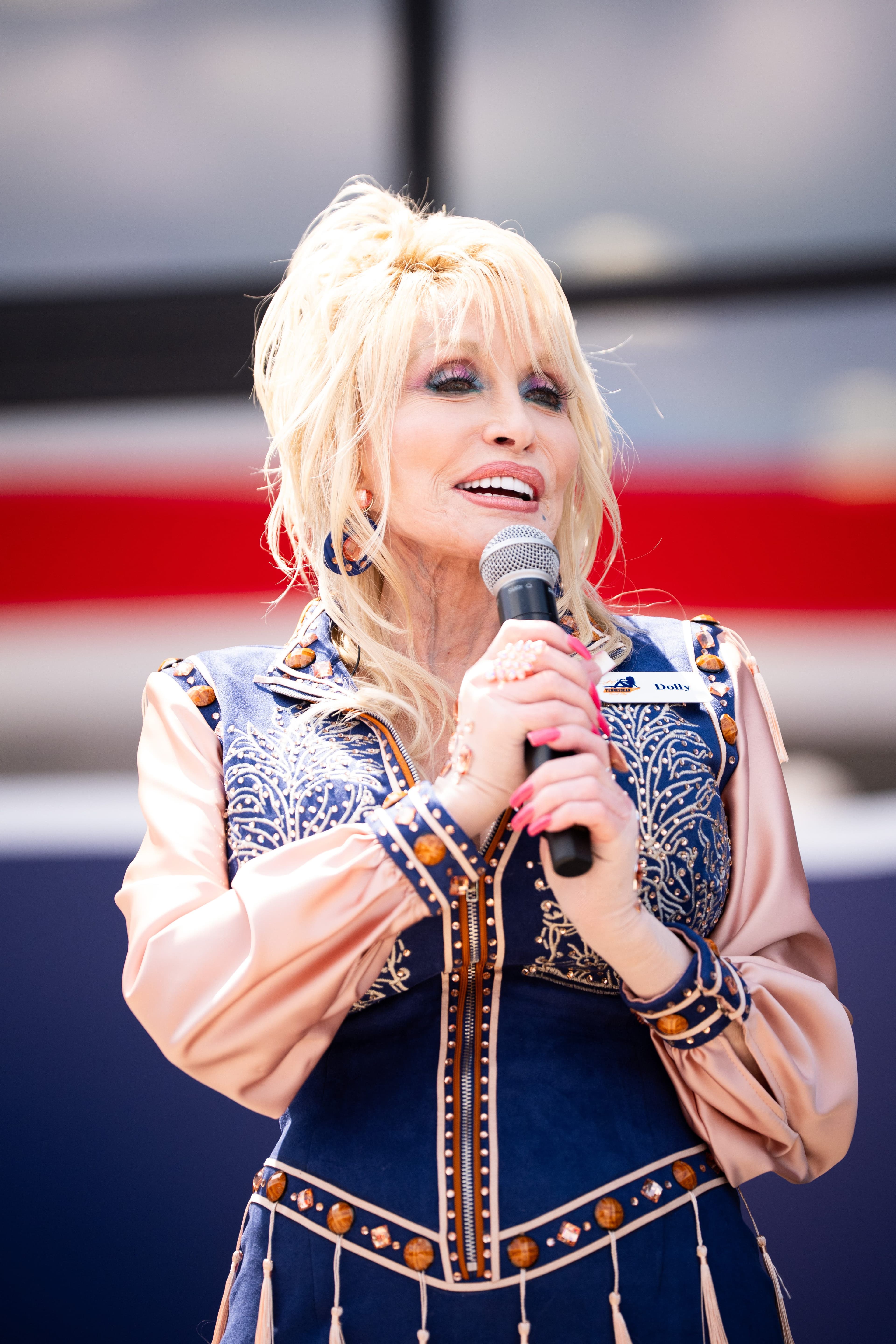 Dolly Parton makes surprise appearance at Tennessee truck stop opening after disclosing recent health issues
