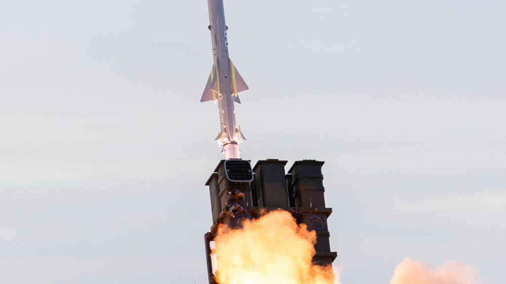 Global military spending hits record $2.9 trillion in 2025 amid growing insecurity