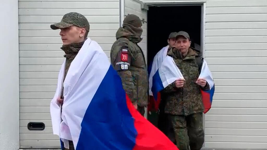 Russia and Ukraine exchange 175 prisoners of war each