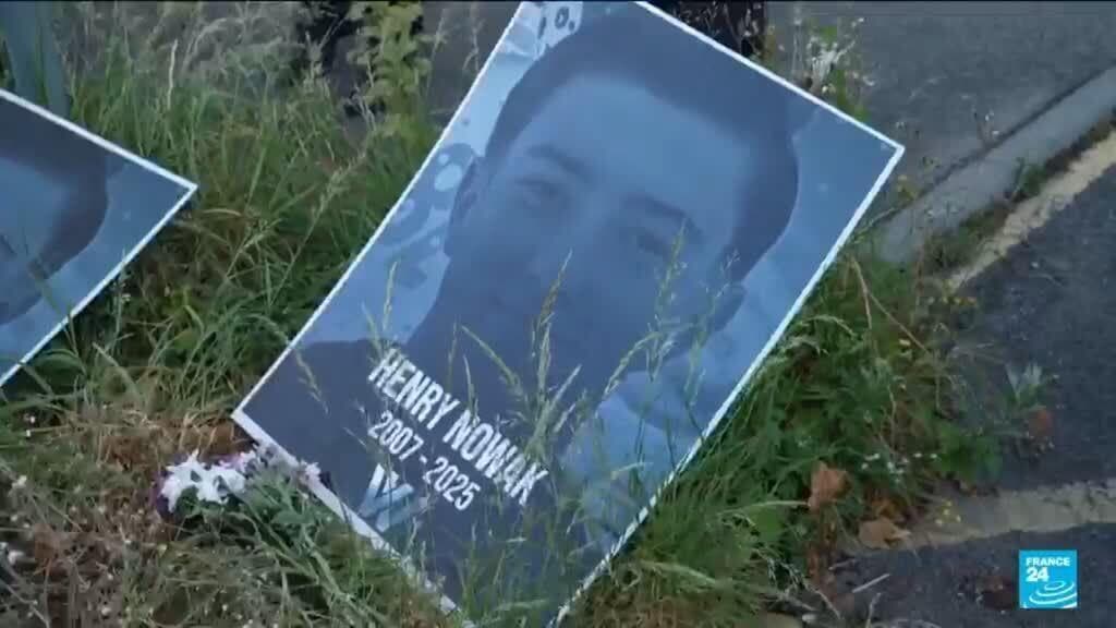 UK PM criticises Vance over comments about teen's stabbing death