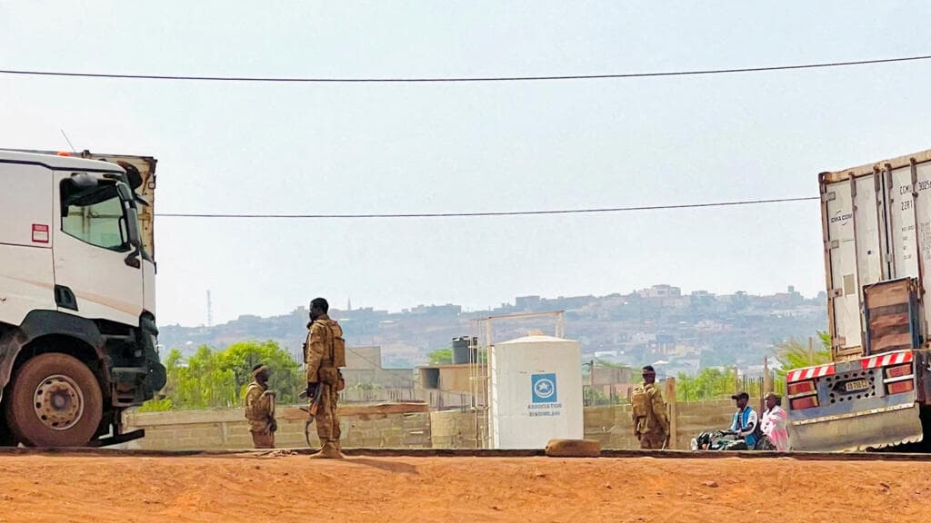 France urges citizens to leave 'extremely volatile' Mali 'as soon as possible'