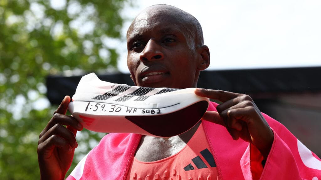 London Marathon: Kenya's Sabastian Sawe sets world-record men’s time of under 2 hours