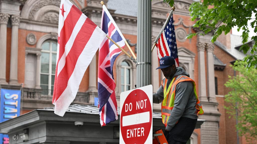 King Charles III begins US visit despite press gala shooting, transatlantic tensions