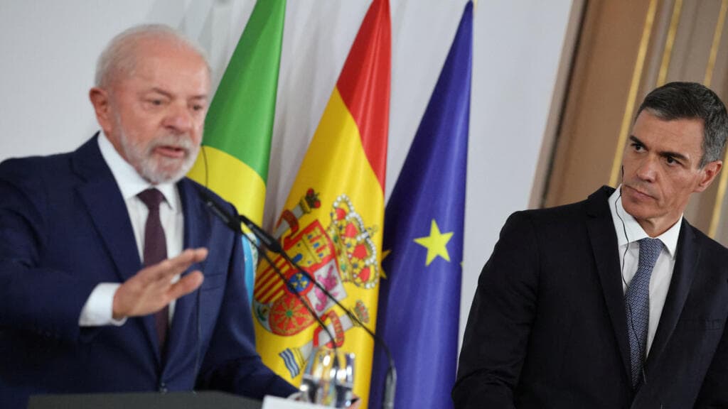 Spain's Sanchez, Brazil's Lula lead global gathering of left-wing leaders against far-right rise