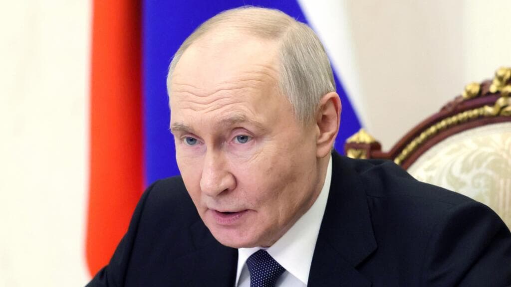 Putin seeks to reinforce China ties after Trump-Xi summit