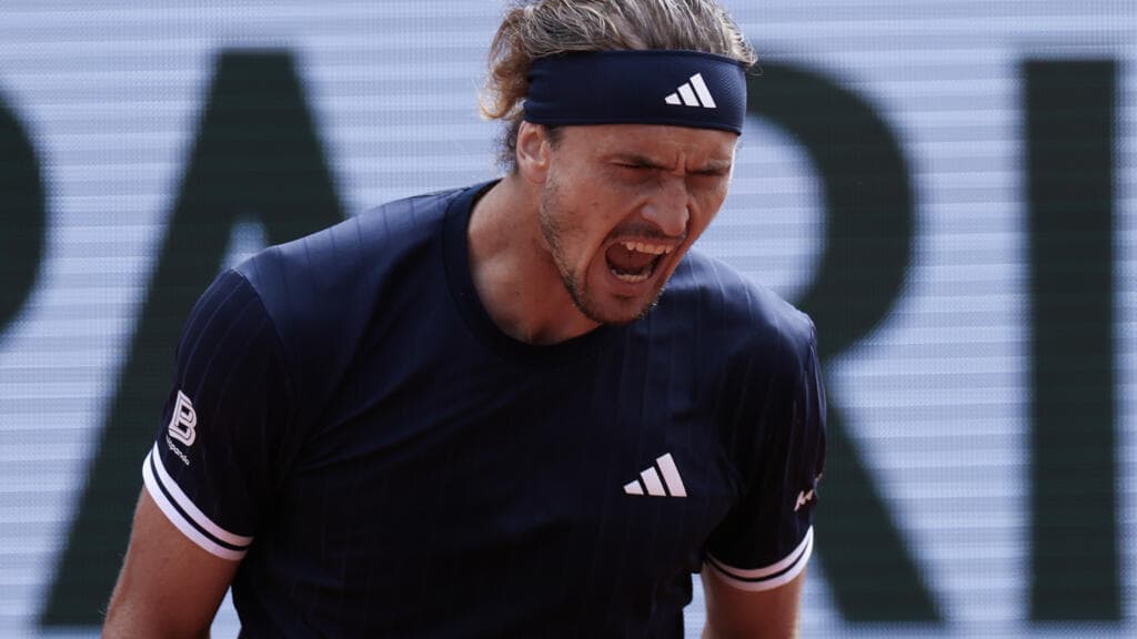 Zverev eases past Mensik in French Open semifinals, in striking distance of elusive Grand Slam title