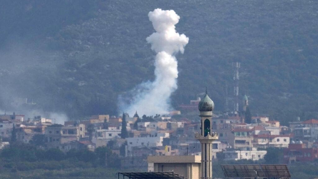 One Lebanese soldier killed, Israel expands buffer zone in southern Lebanon