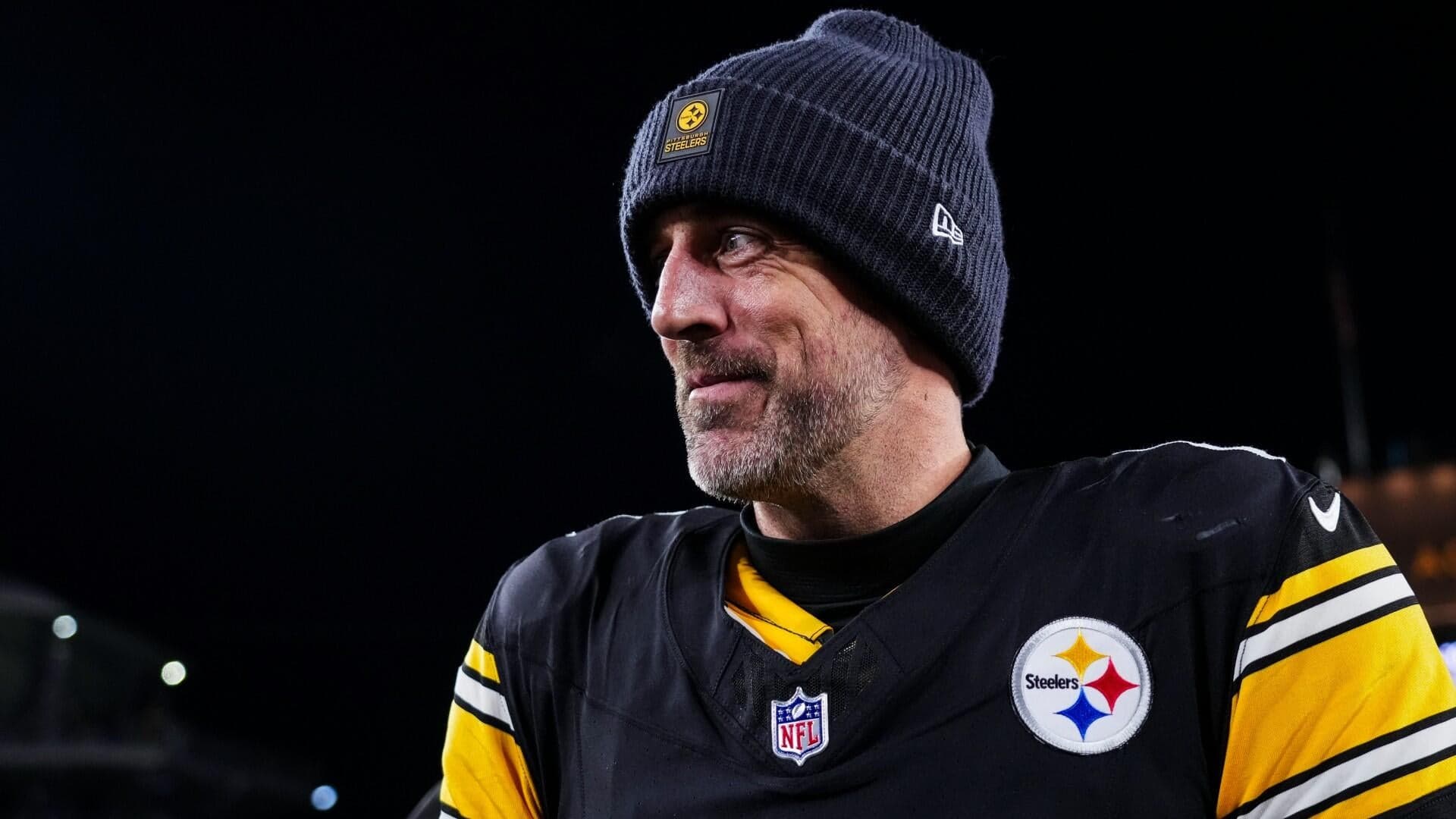 What's going on with Aaron Rodgers? Steelers reportedly have a deadline for QB to make a decision