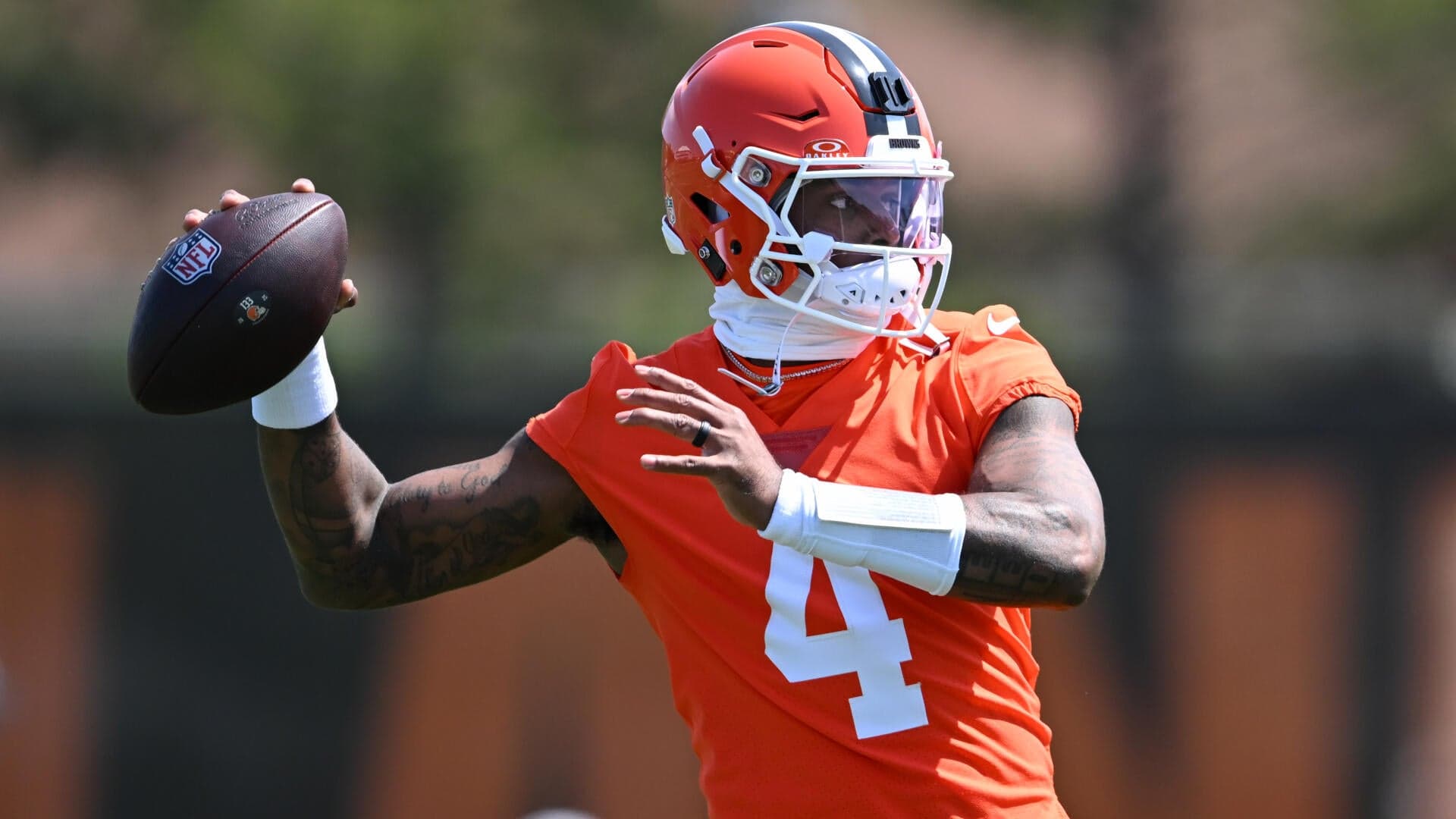 Deshaun Watson ahead of Shedeur Sanders as front-runner for Browns' starting quarterback job, per report