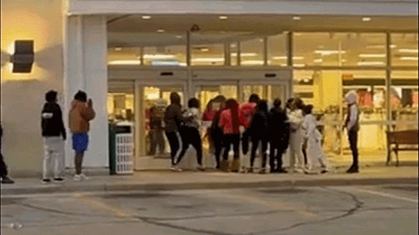 Viral 'takeover' chaos erupts as teen brawl breaks out, multiple arrests after mall melee caught on video