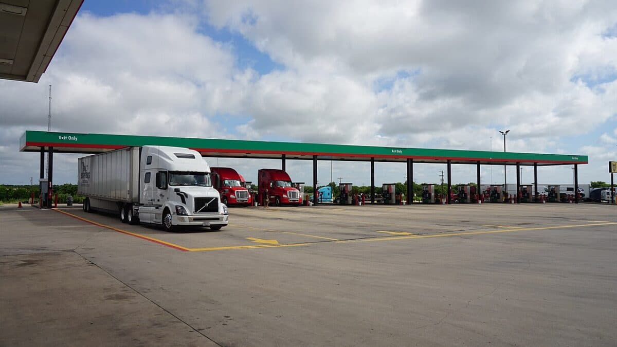 SCOTUS Case Makes Freight Brokers Responsible For Crashes Caused By Commercial Immigrant Drivers