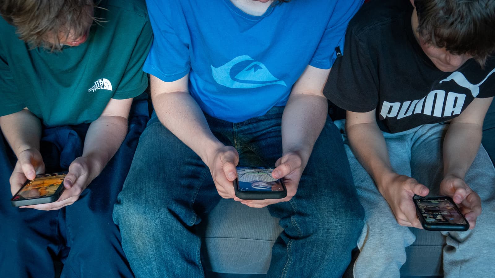 A study shows that cellphone bans didn't improve US students' test scores