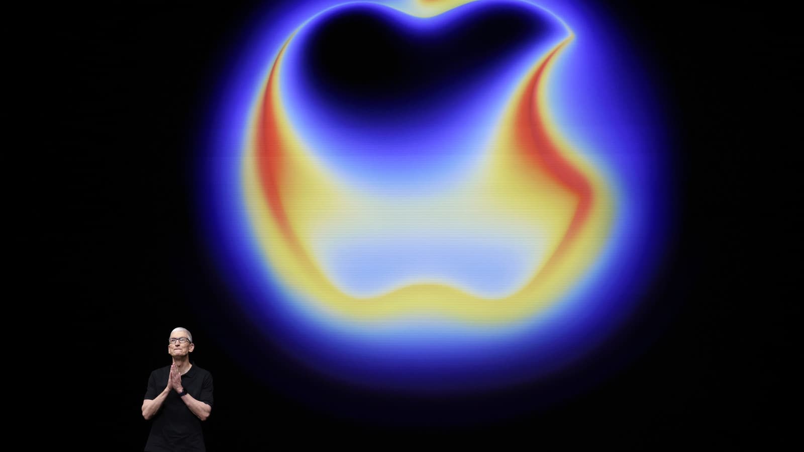 Apple's smart glasses reportedly won't make their debut until end of 2027