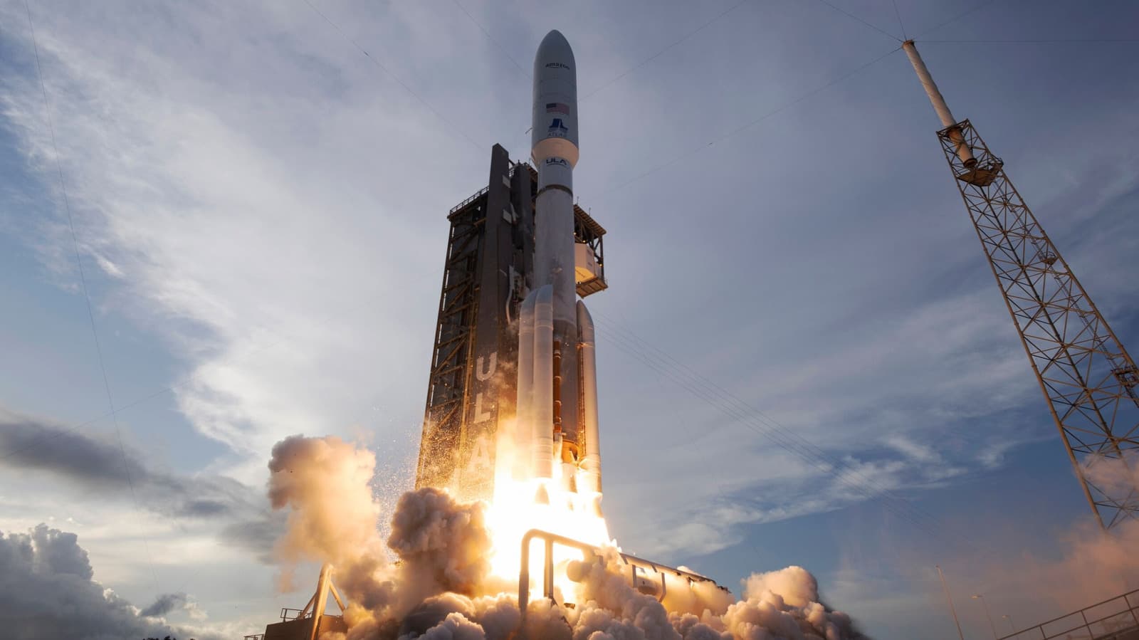 FCC relaxes Amazon's satellite internet deadline