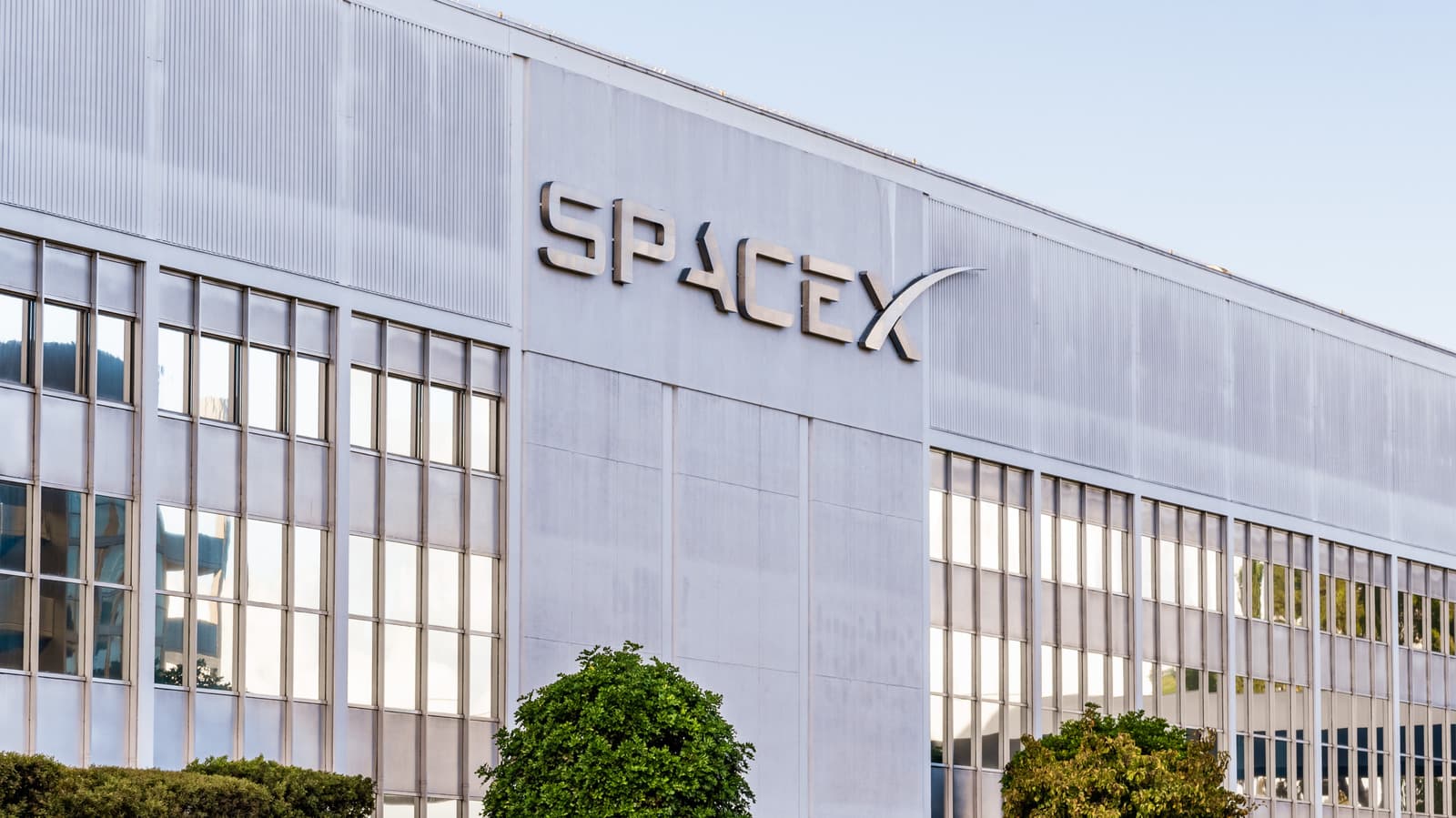 Google is reportedly considering working with SpaceX on orbital data centers