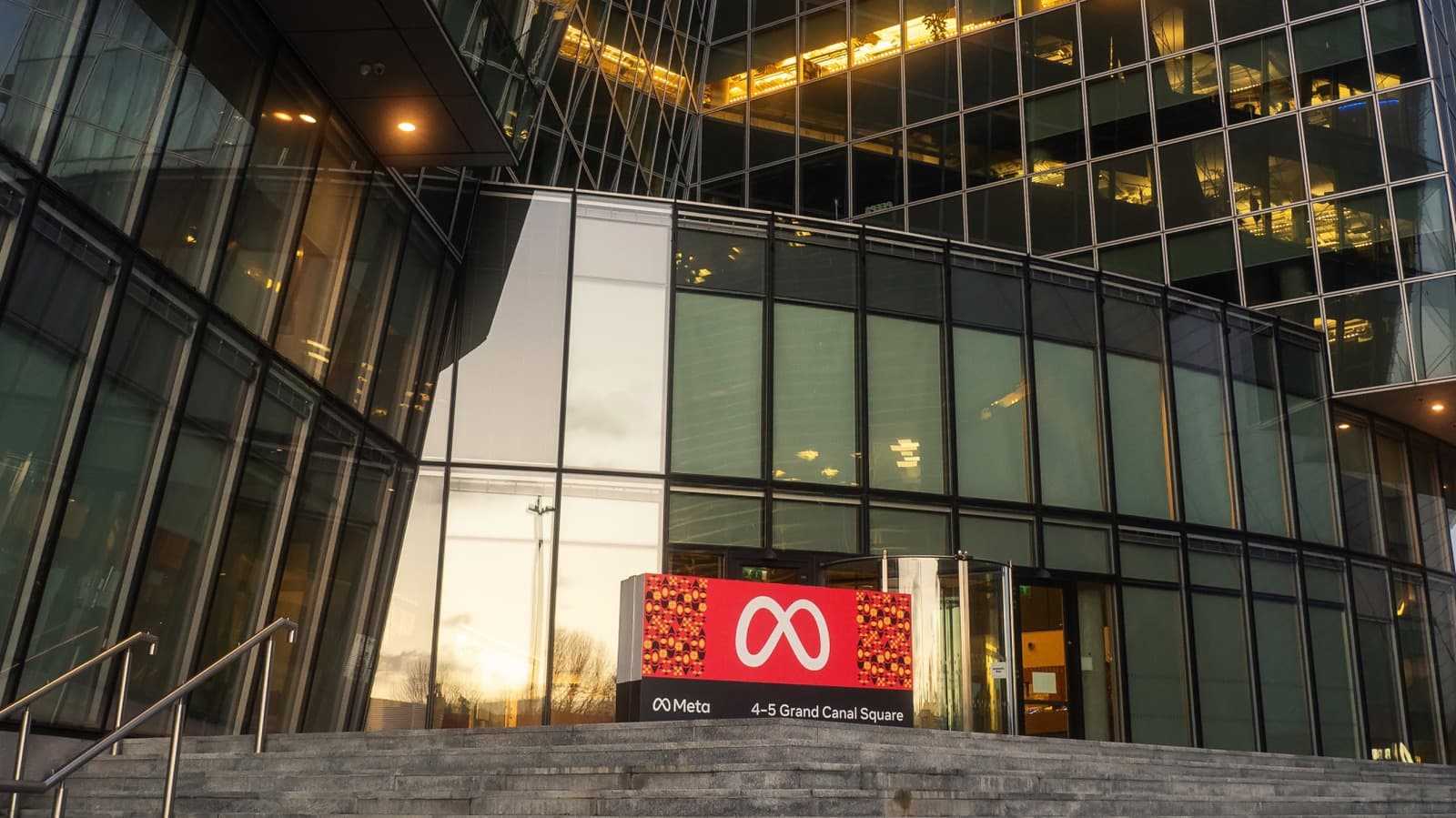 Irish regulators are investigating whether Meta is using 'dark patterns' to steer people away from non-algorithmic feeds