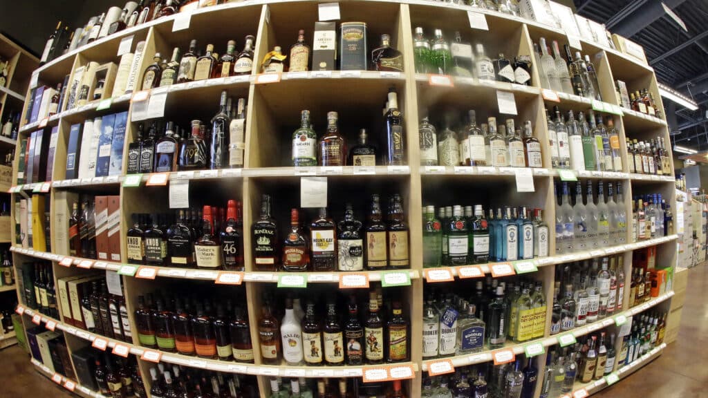 HHS responds coolly to paper on alcohol risk